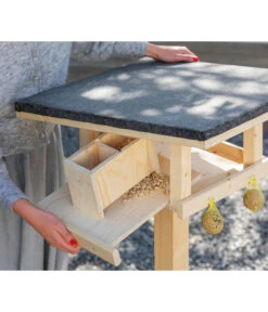 Dehner Natura Futterhaus Karwendel, Natur, Inkl. Ständer, Ca. B84,3/H127,2/T84,3 Cm -KERBL Store 6622872 6622898 6622906 6622922 WE MO 013 NVHRofanKarwendel