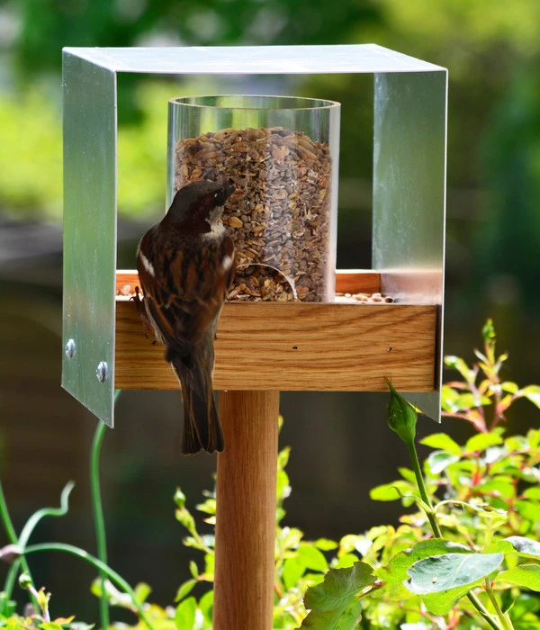 LUXUS-VOGELHAUS Futterhaus Bauhaus II, Braun/silber, Ca. B15/H16/T15 Cm 5 LUXUS-VOGELHAUS Futterhaus Bauhaus II, Braun/silber, Ca. B15/H16/T15 Cm – Bild 3